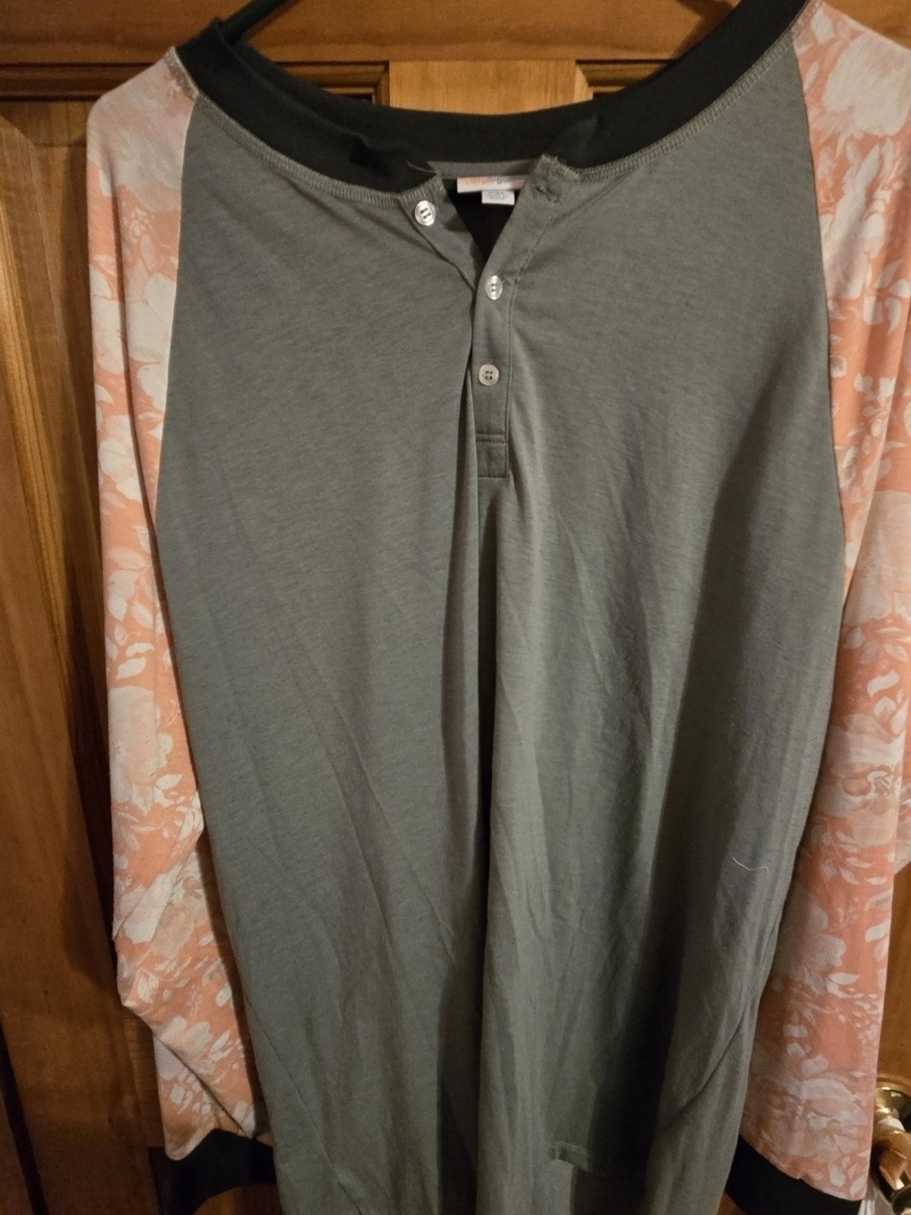 LuLaroe Grey with Peach Floral Raglan Sleeves